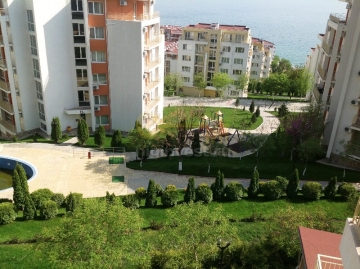 Комфортная двухкомнатная квартира на продажу в морским видом, Святом Власе, Болгария